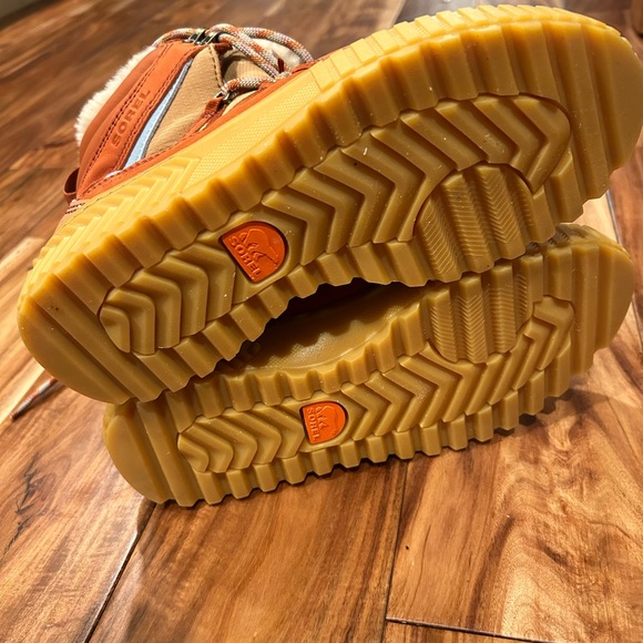 SOREL Women's ONA AVE Trek Waterproof Boots - Picture 4 of 5